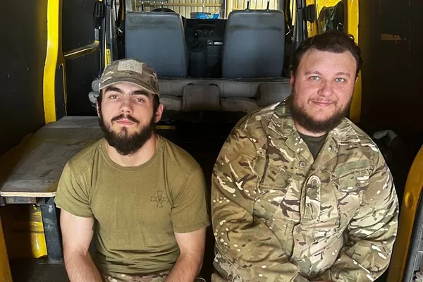 Троє ветеранів війни на Волині ремонтують авто побратимам (фото, відео)