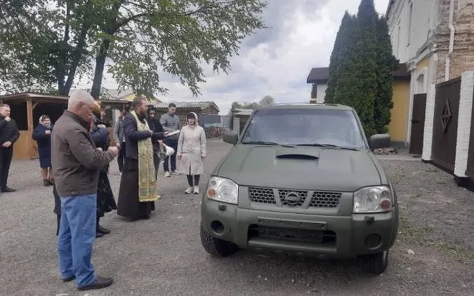 У монастирі на Волині зібрали на пікап для ЗСУ (фото)