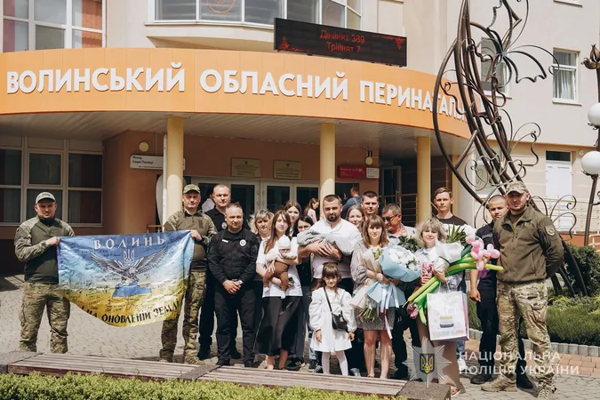 Поліцейський-доброволець стрілецького батальйону Волині вдруге став батьком (фото)