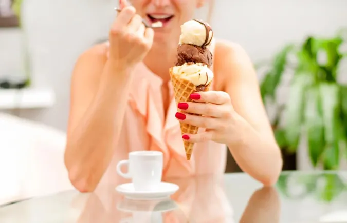 Яке морозиво краще - шоколадне чи ванільне: відповідь дієтологів