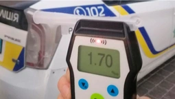 У Луцьку п'яний водій попався патрульним двічі за ніч (відео)