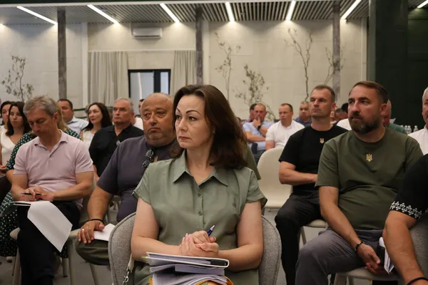 Розвиток громад і підтримка армії: Іван Рудницький провів стратегічну нараду (фото)