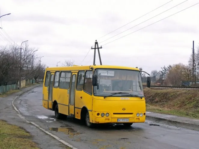Попросив решту з 500: у Луцьку судили чоловіка за шахрайство в автобусі