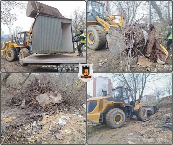 У Луцьку знесли один з блокпостів (фото)
