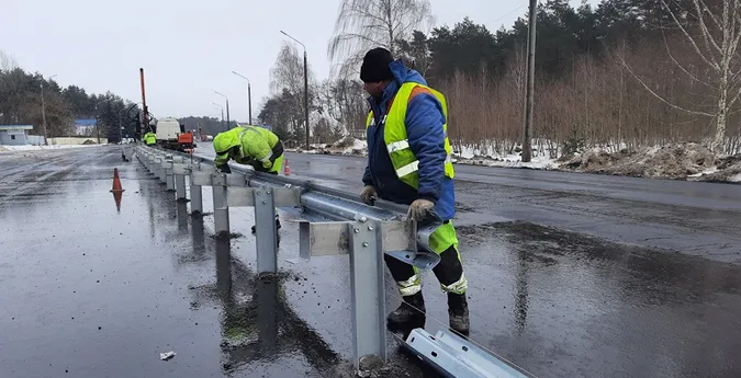 На «варшавці» біля кордону встановили нові бар'єри (фото)