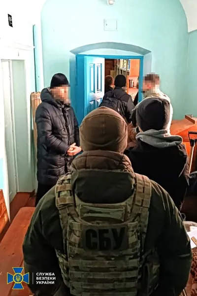СБУ проводить обшуки у Почаївській лаврі УПЦ «МП» (фото)