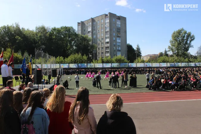 У Луцьку першокурсників ВНУ посвятили в студенти (фото)