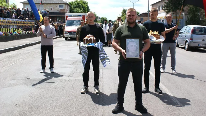 Назавжди 29: на Волині попрощалися з Героєм Анатолієм Радчуком (фото)