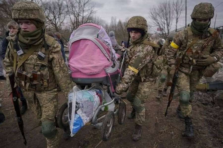 З Ірпеня на Київщині триває евакуація населення (фото, відео)