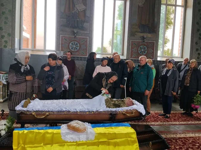 На Волині в останню дорогу провели Героя Олександра Дмитрука(фото)