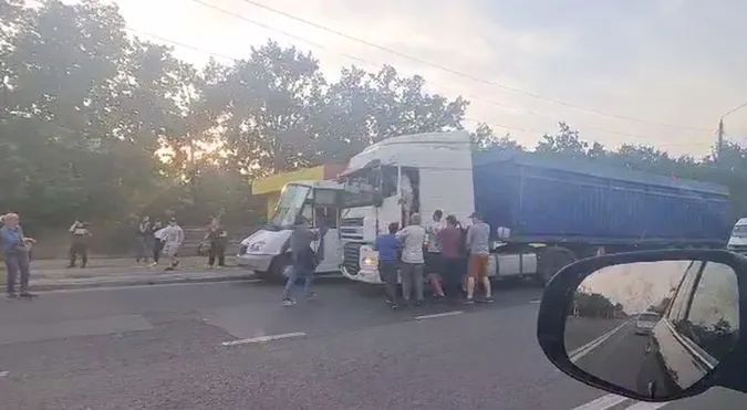 Вийшла вся маршрутка: у Миколаєві сталася епічна бійка