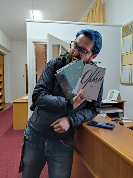 У Луцьку тисячу за вакцинацію витрачають на книжки для обласної бібліотеки (фото)