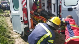 Двоє працівників «Нововолинськводоканалу» втратили свідомість у 4-метровому колодязі (фото)