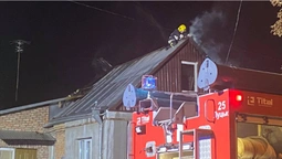 У Луцьку горить дах житлового будинку (фото, відео)