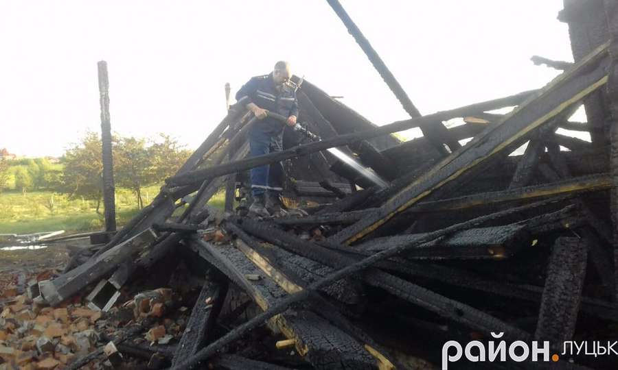 Будівельники спалювали сміття, – сусіди голови Апеляційного суду Волині про будинок, який згорів