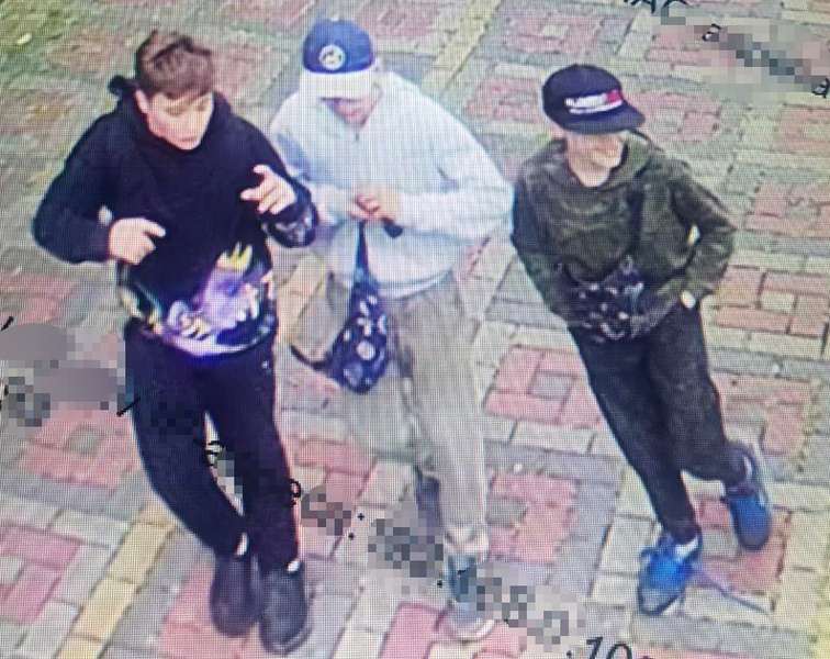 Злочини у Луцьку: поліція встановлює особи трьох хлопців і жінки (фото)