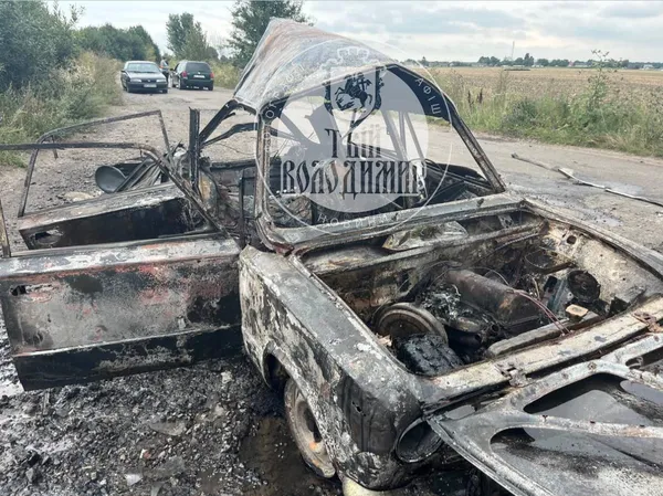 У Володимирі вщент згоріло авто (фото)