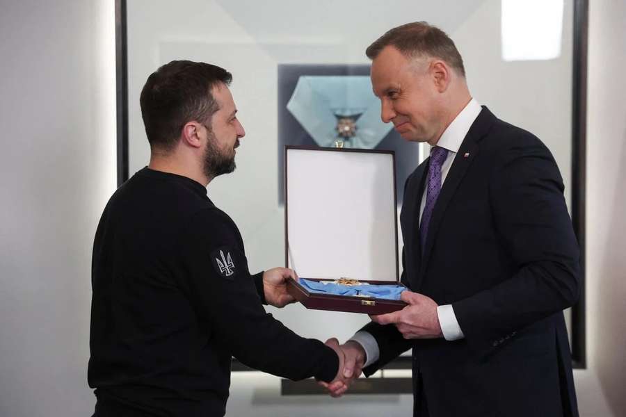 Polish President presents Zelensky with Poland's highest honor