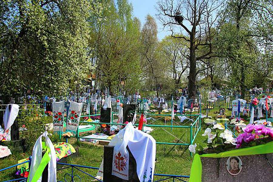 «Не лишайте паски на могилах», - директор луцьких кладовищ Цетнар