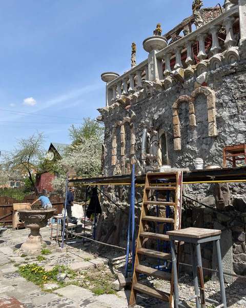 У Луцьку розпочали реконструкцію будинку скульптора Голованя (фото)