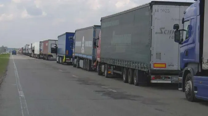 У пункт пропуску «Ягодин-Дорогуськ» розблокували рух транспорту