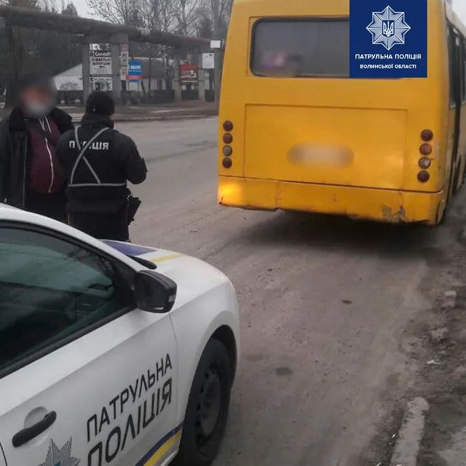 Проїхав на червоно-жовтий: у Луцьку водій маршрутки «проскочив» перехрестя