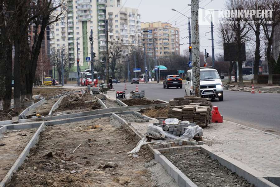 Війна війною, а ремонт за розкладом: що коїться на проспекті Волі у Луцьку (фото)