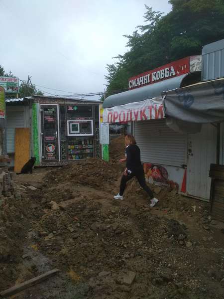 Лучани розкритикували ремонт на ринку біля «Лучеська» через небезпеку (фото)
