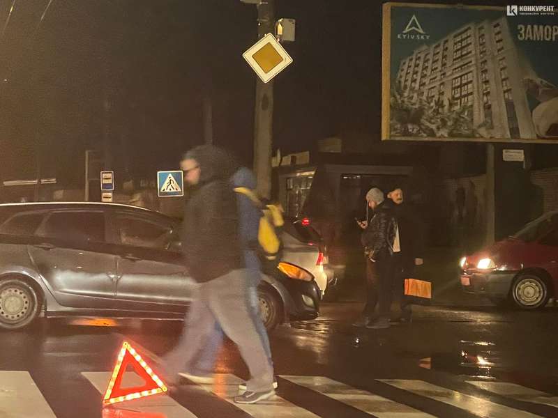У Луцьку на вулиці Конякіна сталась аварія (фото, відео)