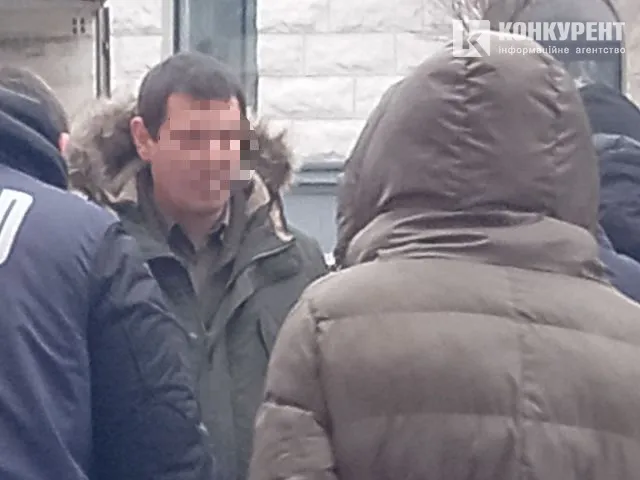 У центрі Луцька «беруть» хабарника (наживо, оновлюється)