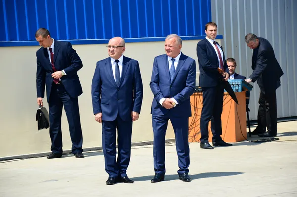 VIP-персони, гвинтокрили та новий завод: репортаж з візиту Порошенка на Волинь (фото)