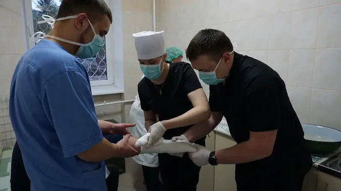 Покусані та п'яні пацієнти: як минули вихідні у луцькій лікарні