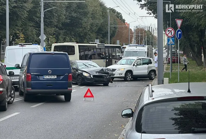 Постраждала 6-річна дитина: деталі аварії у центрі Луцька