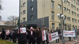 «Юра, виходь»: волинські підприємці страйкують під стінами поліції (фото, відео)
