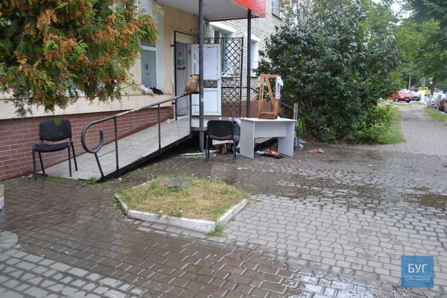 У Нововолинську затопило відділення «Нової пошти» (фото)
