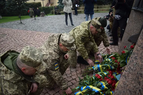 1000 днів великої війни: у Луцьку вшанували памʼять загиблих прикордонників (фото)