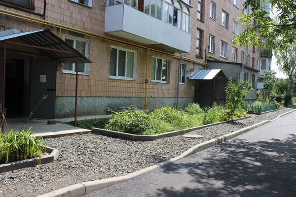 У Луцьку триває ремонт прибудинкових територій (адреси)