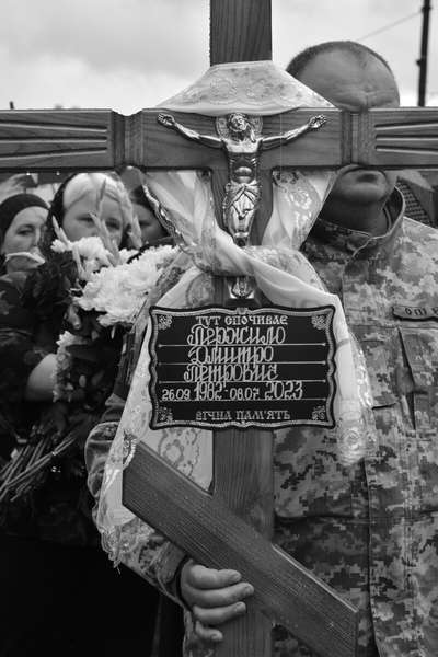 У Луцьку попрощалися із загиблим під Ямполем Дмитром Пержилом (фото)