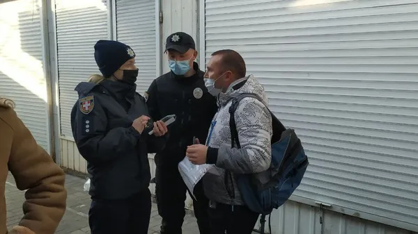 Без щеплень: у Луцьку на Завокзальному ринку не працюють дві сотні працівників (відео)