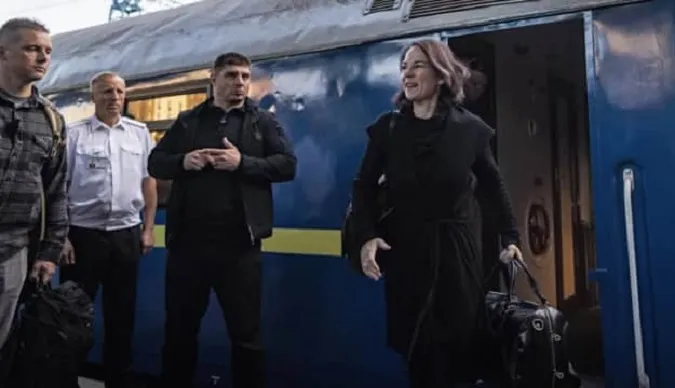 Глава МЗС Німеччини Бербок приїхала в Україну