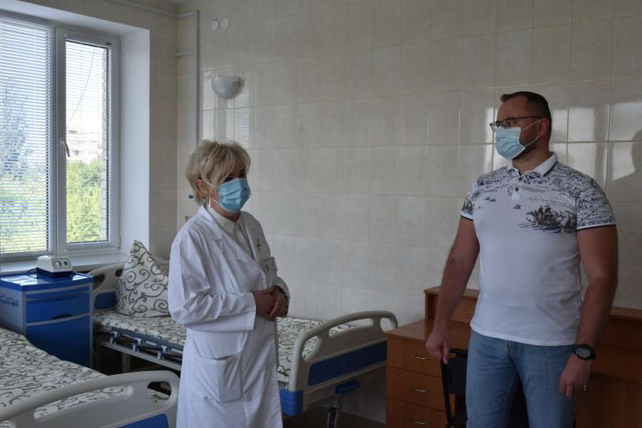 Неврологічне та пульмонологічне: у Луцькій міській лікарні відремонтували два відділення (фото)