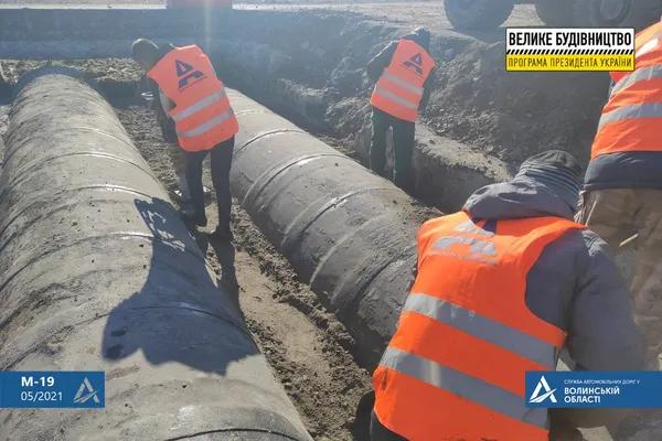 Без вихідних: на Волині ремонтують 8-кілометрову ділянку Мислина-Ковель