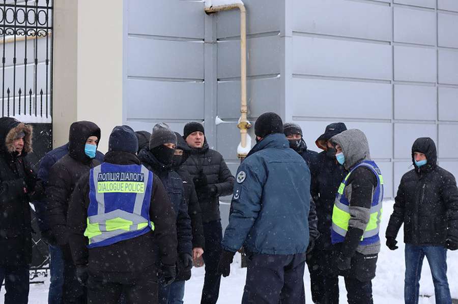 Сніг не завадив: у Луцьку «силовики» влаштували спільні навчання (фото)