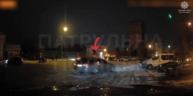 У Луцьку водії дрифтували на очах у патрульних – як їх покарали (відео)