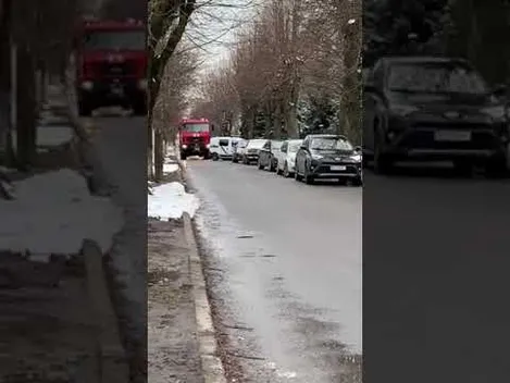 У Луцьку поліцейське авто загородило проїзд пожежникам (відео)
