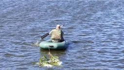 У Нововолинську на озері встановили штучні нерестовища (фото)