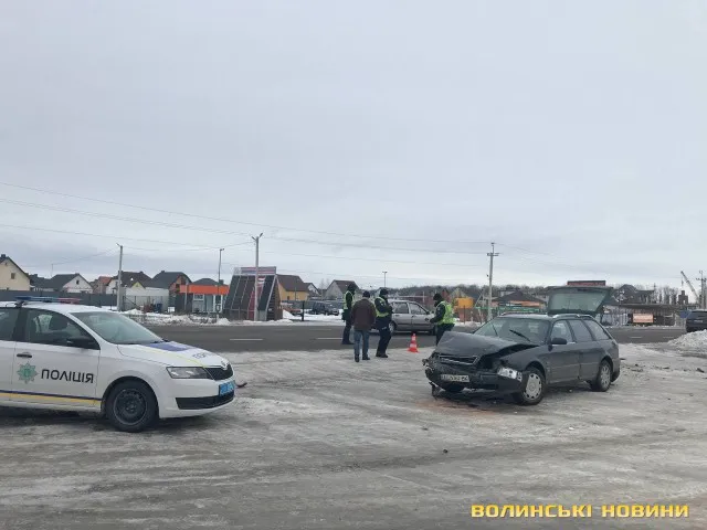 Під Луцьком на АЗС сталась аварія з потерпілими (фото, відео)