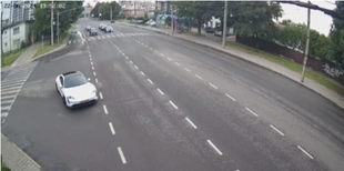 У Луцьку водій Porsche цинічно дрифтував на перехресті (відео)