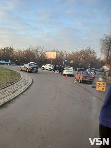 У Луцьку доньці голови Підгайцівської громади пошкодили авто (фото)