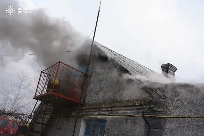 Під Луцьком горів житловий будинок (фото)